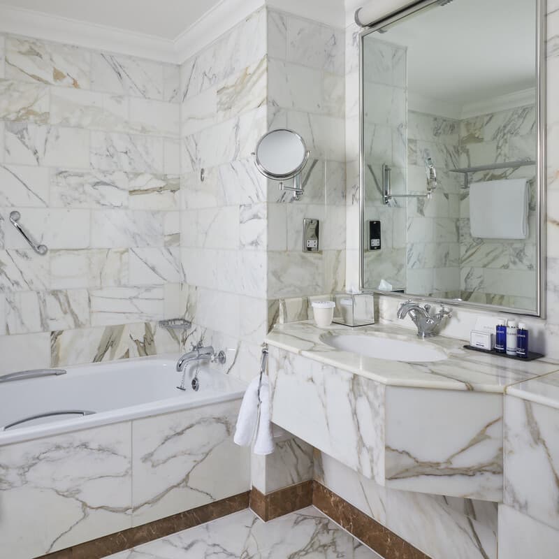 Signature Suite Bathroom