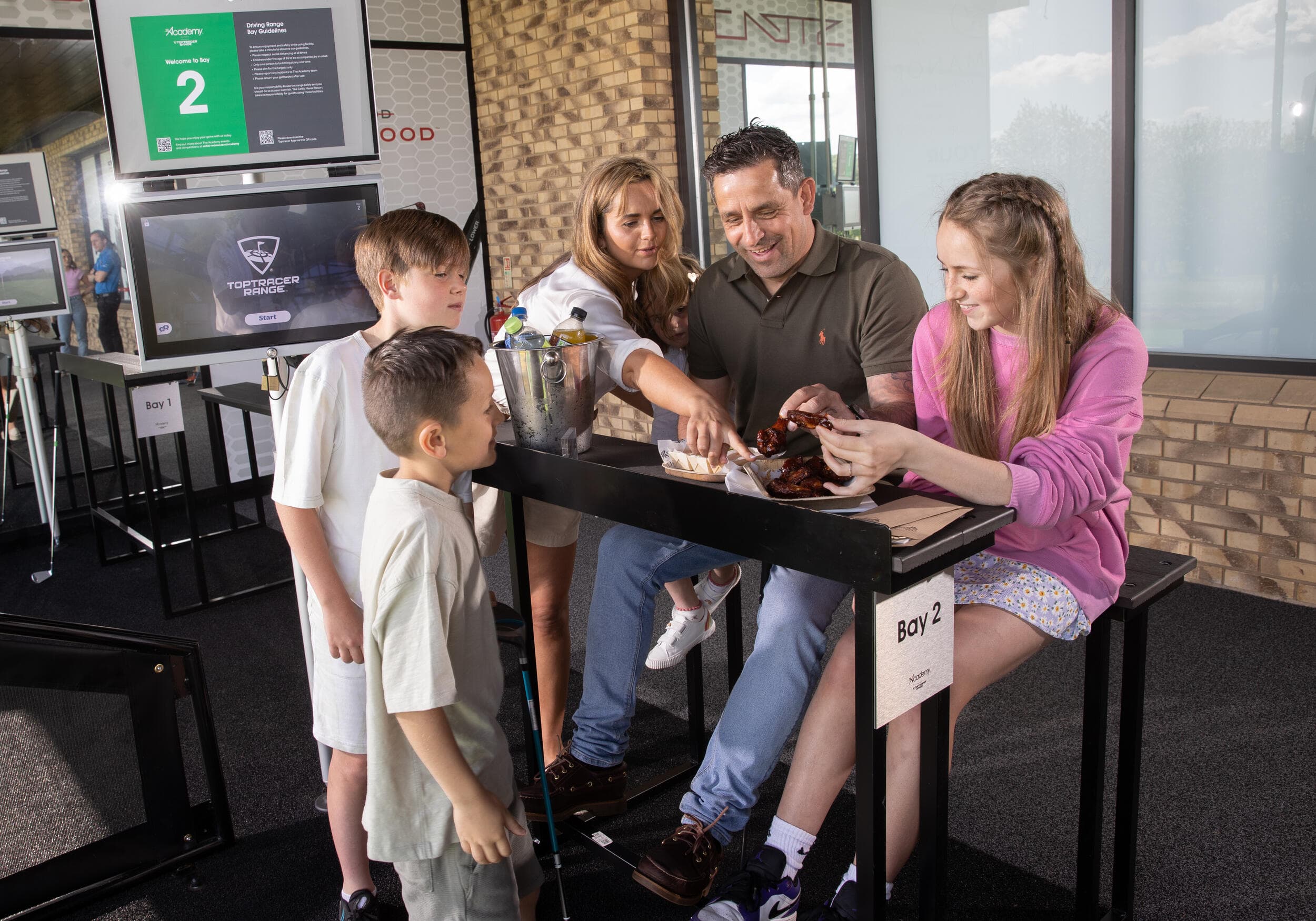 Montys Cafe Family Dining at Toptracer Bay