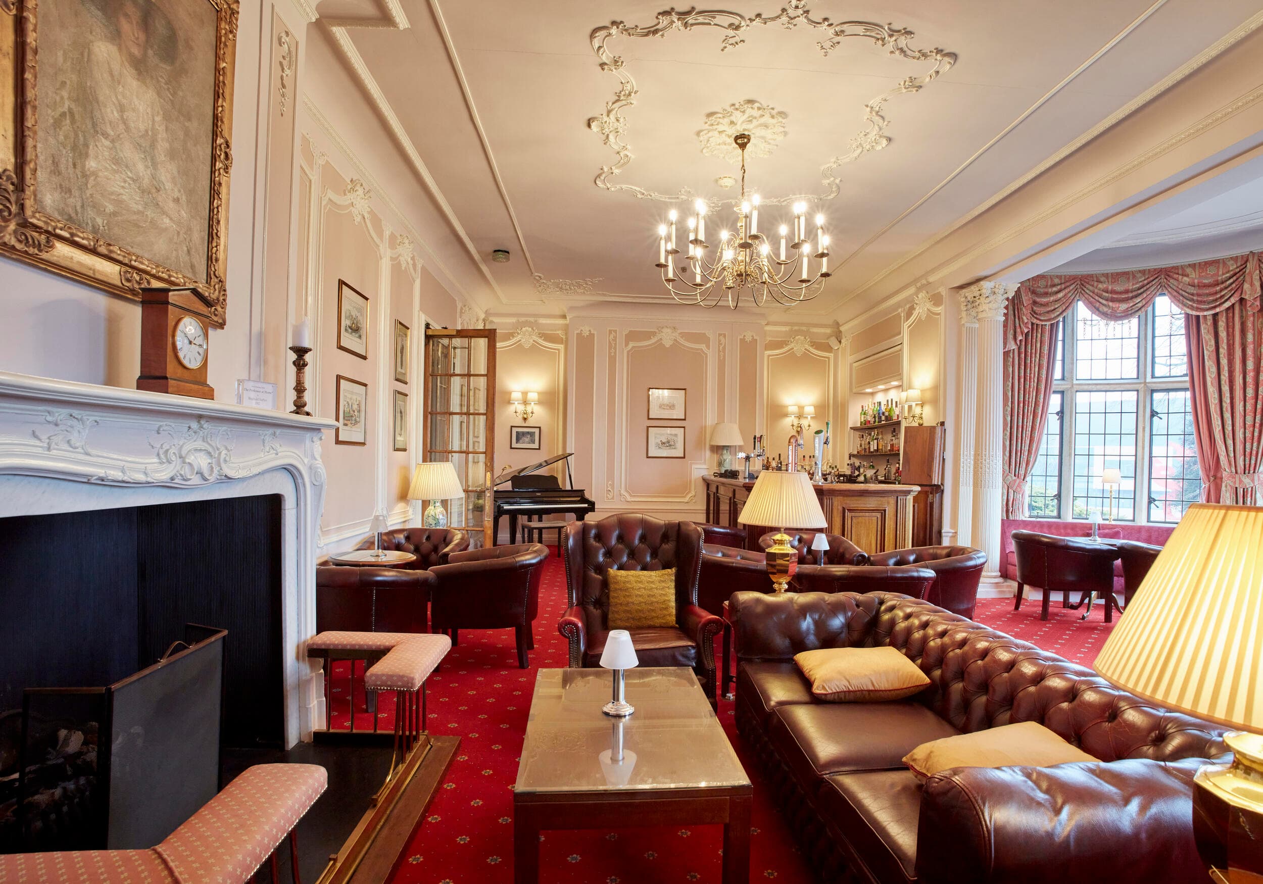 The Manor Lounge