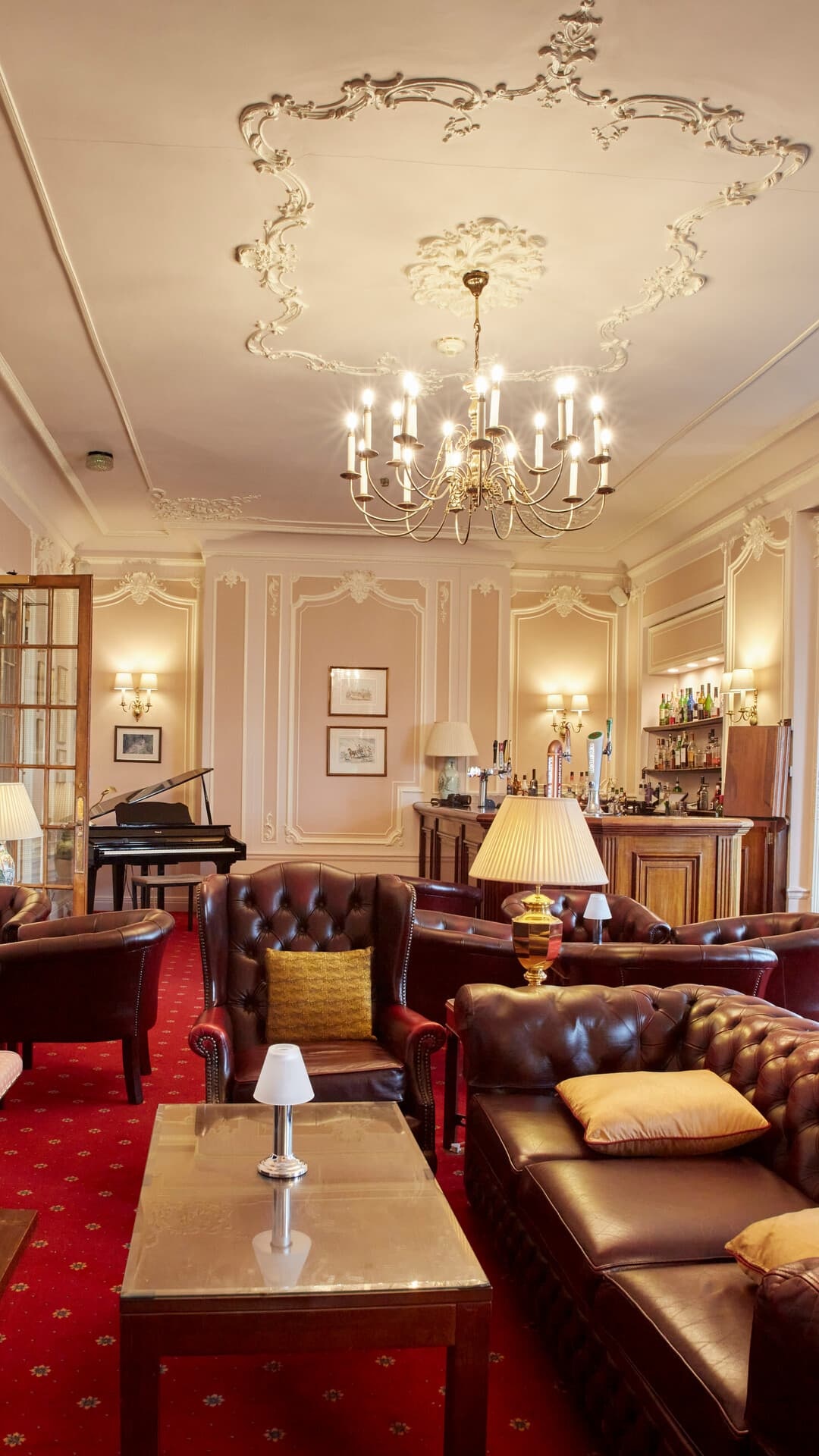 The Manor Lounge