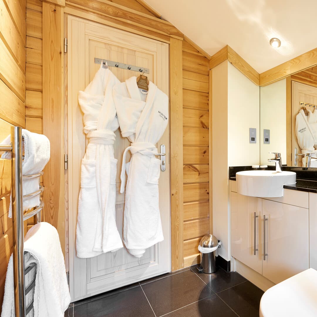 Hunter Lodges Bathroom