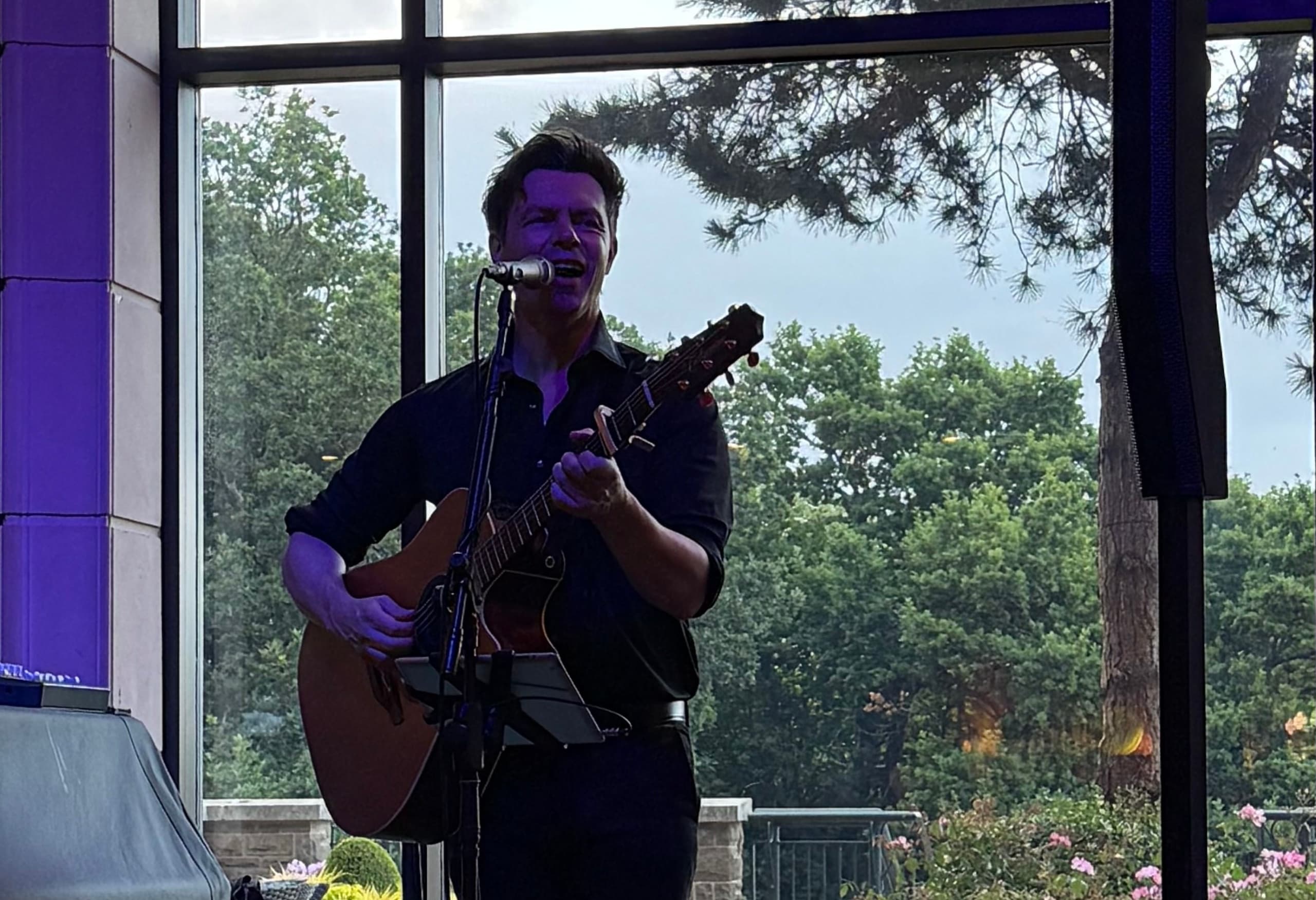 Live Music and Drinks at Merlins